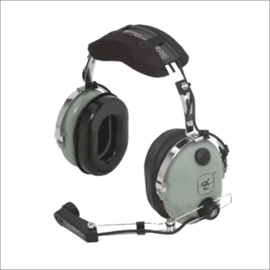 Groene David Clark headset met microfoonarm en zwarte hoofdband.