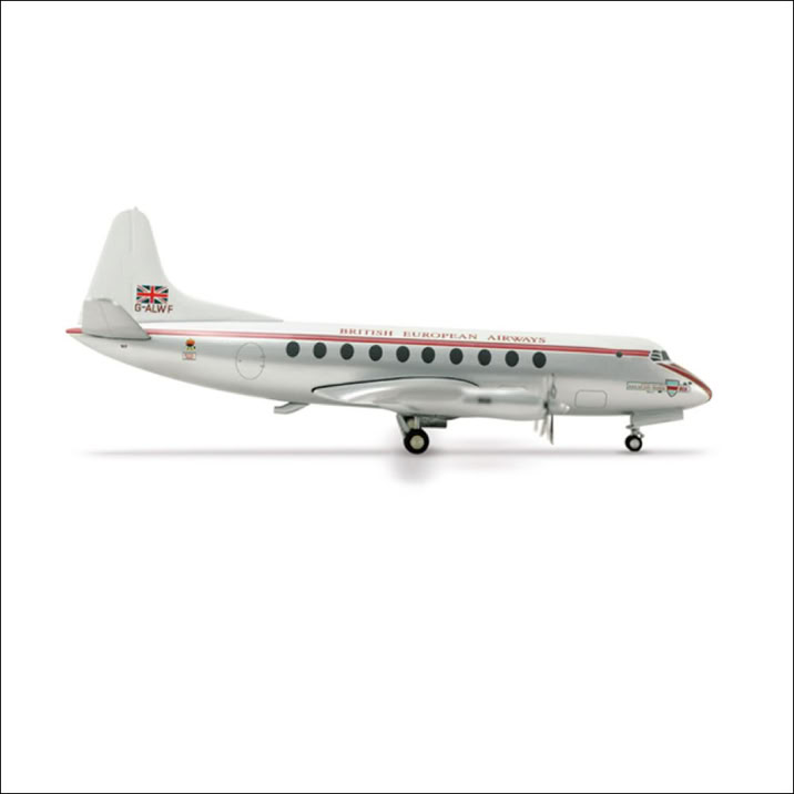 Zijaanzicht van een zilverklerig  Vickers Viscount vliegtuig (Herpa Wings schaalmodel) met rode en zwarte strepen, staand op een witte achtergrond.